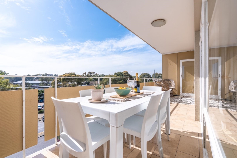 2 Bedroom Property for Sale in Green Point Western Cape